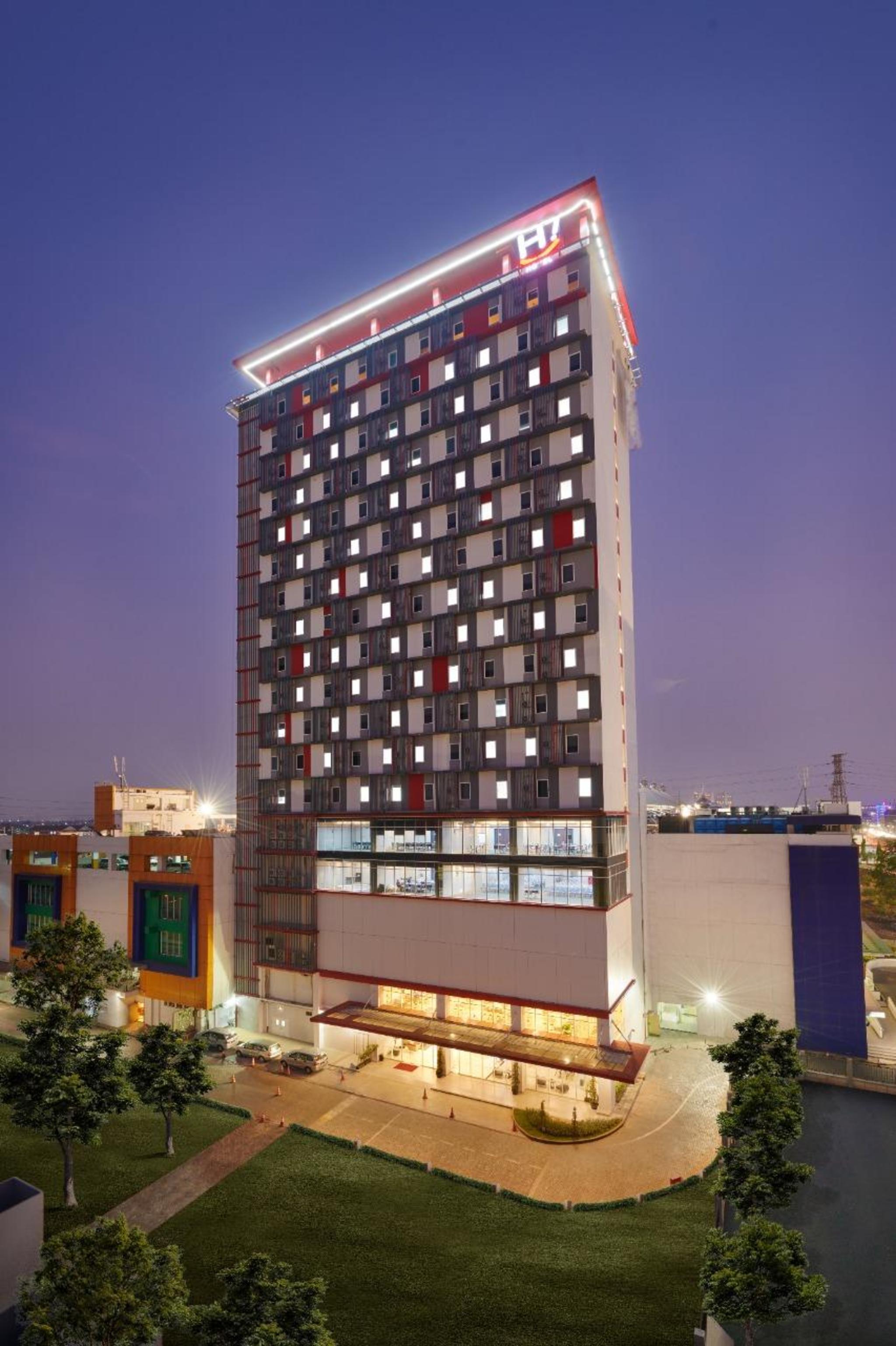 HI HOTEL SENEN 1