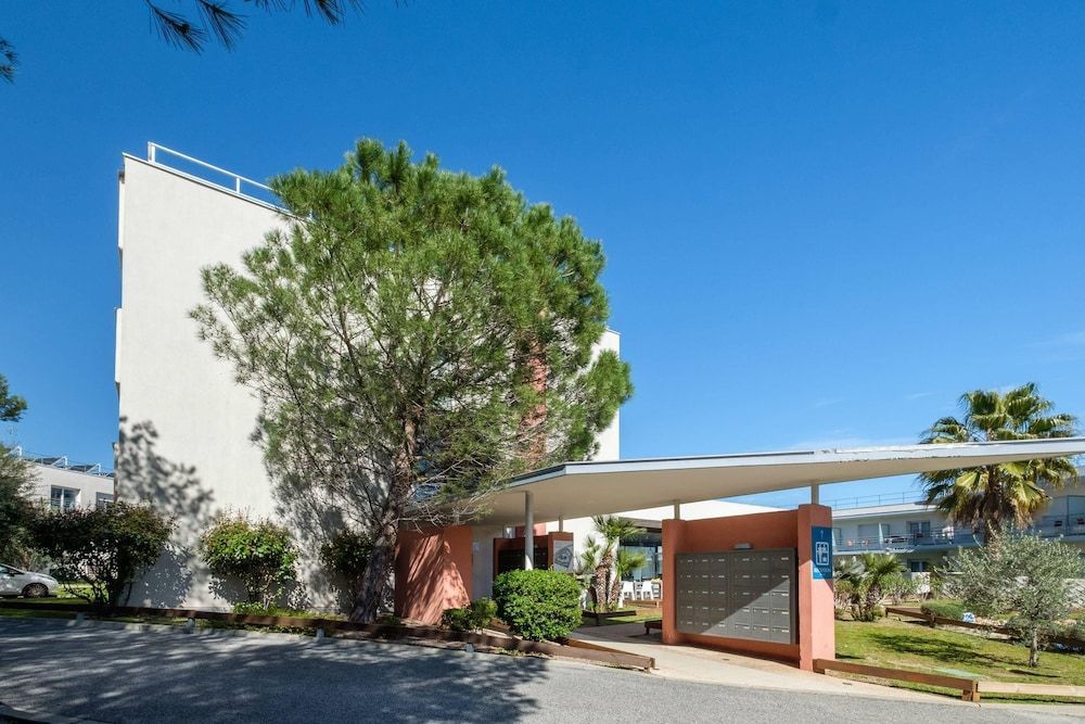 Comfort Aparthotel Antibes Le Maestria 1