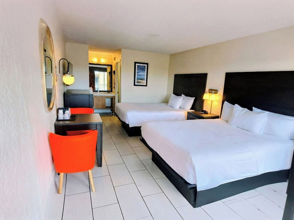 Red Carpet Inn Airport and Cruise Port Hotel Fort Lauderdale 1