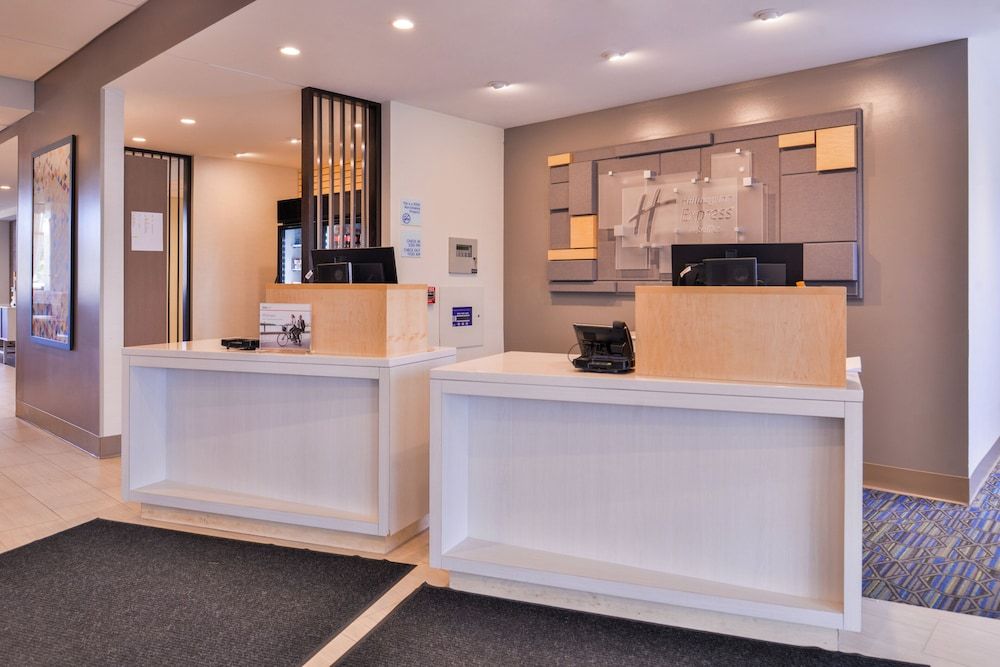 Holiday Inn Express & Suites MALL OF AMERICA - MSP AIRPORT by IHG 1