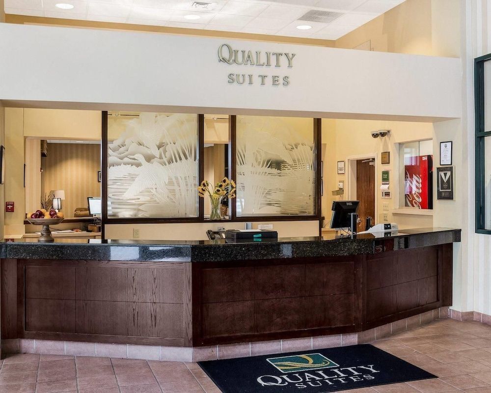 Quality Suites Lake Wright - Norfolk Airport 2