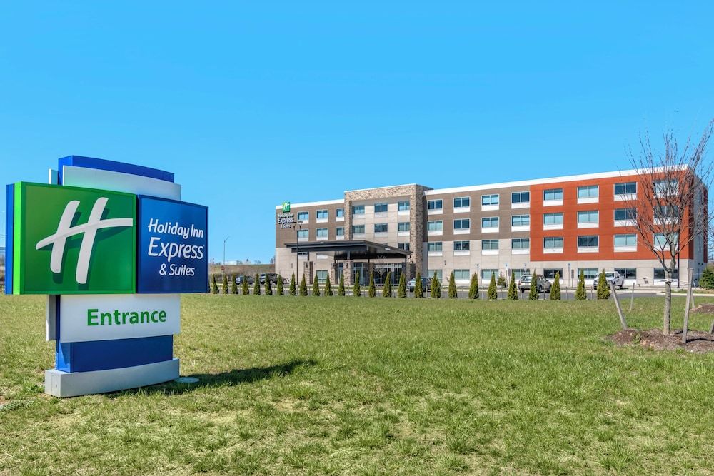 Holiday Inn Express & Suites CARLISLE SOUTHWEST – I-81 by IHG 1