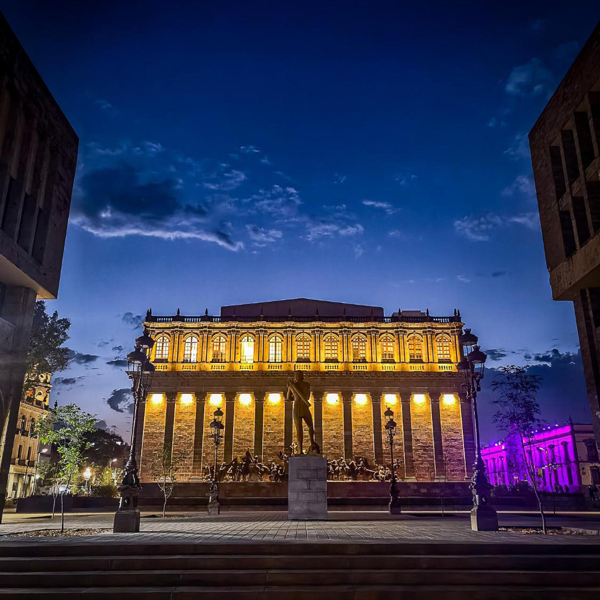 Six Hotel Guadalajara Degollado 2