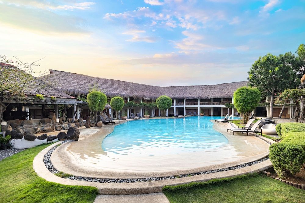 Bluewater Maribago Beach Resort 1