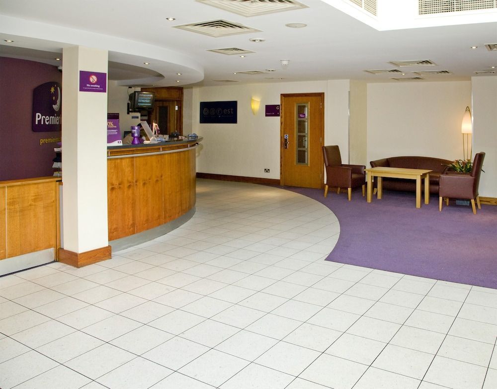 Premier Inn Watford Central 2