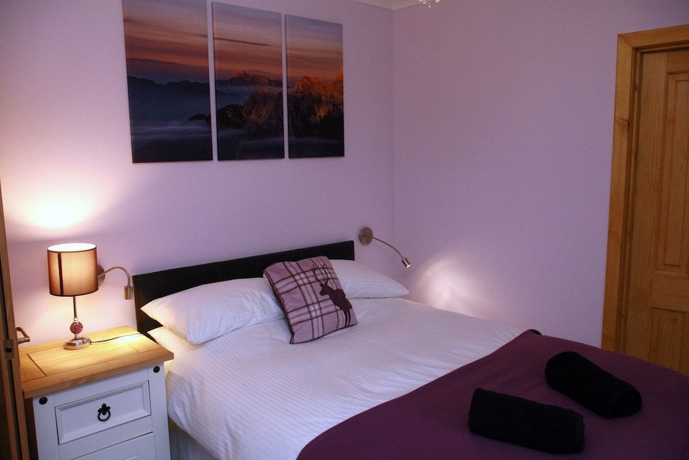 Glenlochy Nevis Bridge Apartments 2