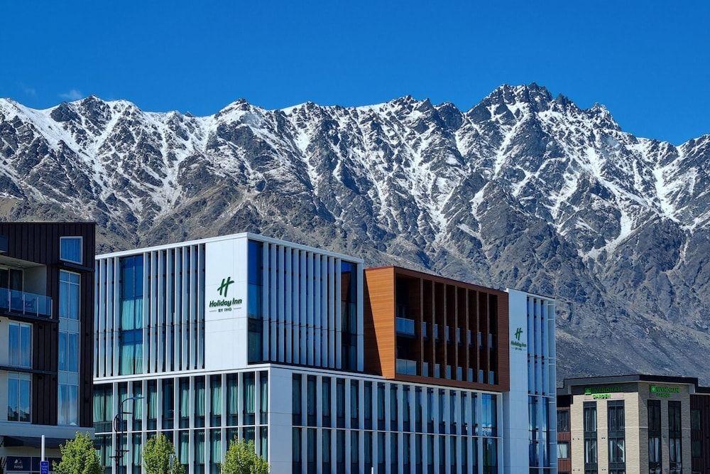 Holiday Inn QUEENSTOWN REMARKABLES PARK by IHG 1