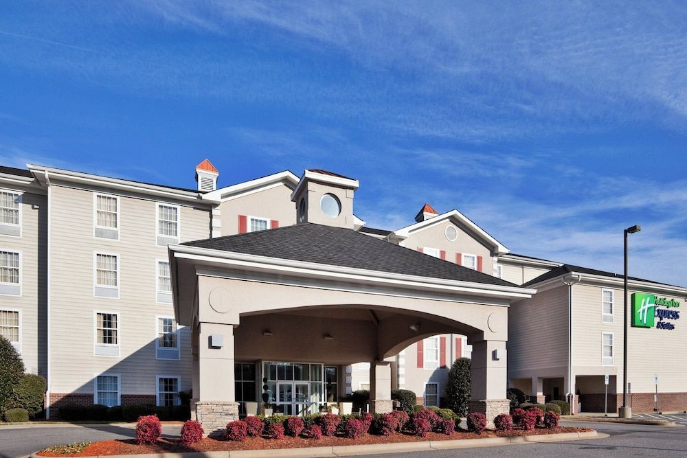 Holiday Inn Express & Suites CONOVER (HICKORY AREA) by IHG 1
