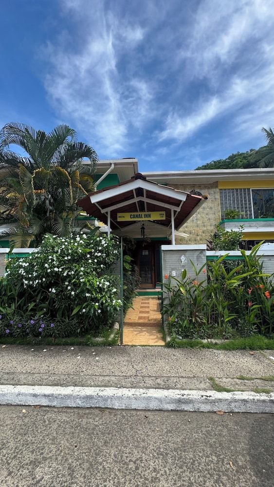 Canal Inn Panama 1