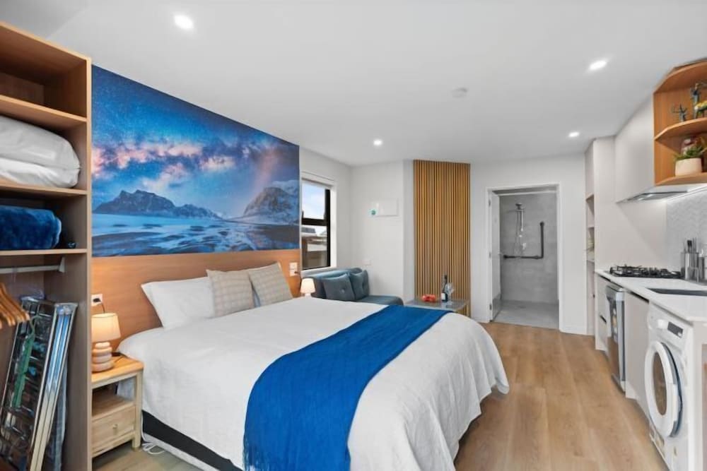 Sunshine Suites 2