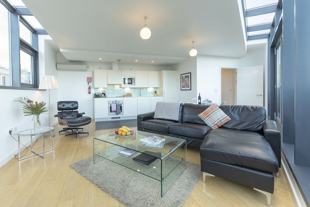Cleyro Serviced Apartments - Finzels Reach 1