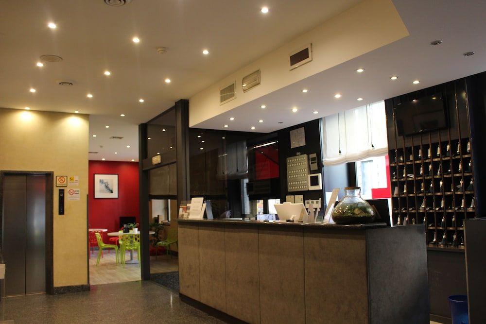 Club Hotel 2