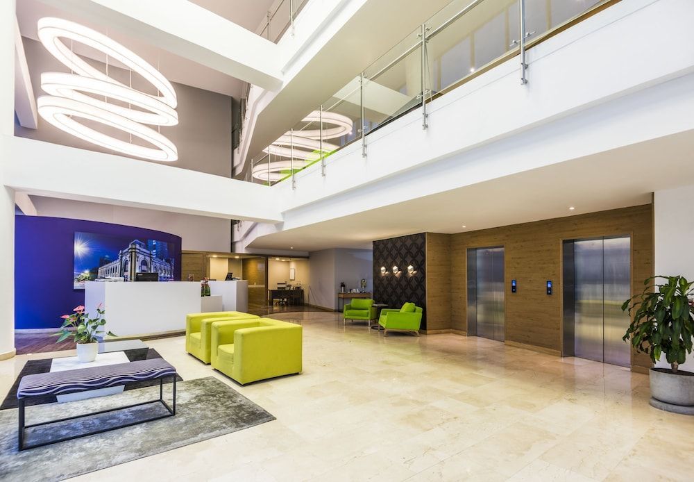 La Quinta by Wyndham Medellin 2