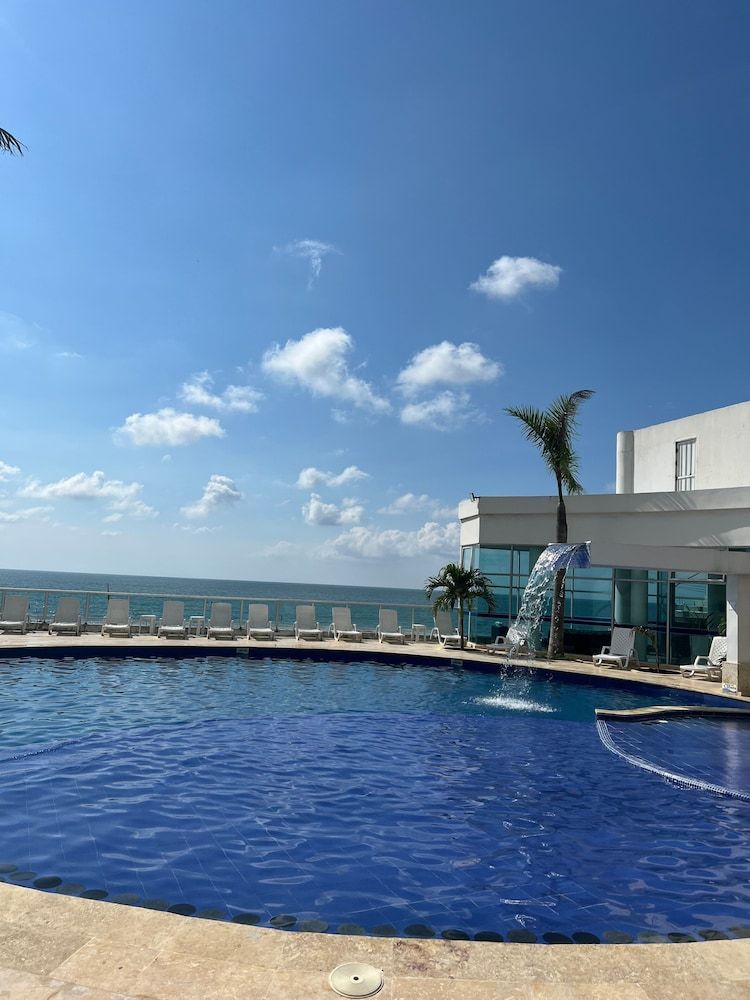 Luxurious 3-Bedroom Penthouse with Ocean Views in Cartagena 1