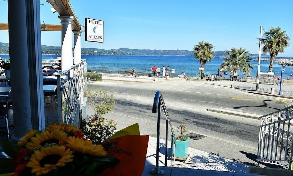 Bâle Mulhouse - Cavalaire-sur-Mer - Hôtel Les Alizés - Cavalaire-sur-Mer