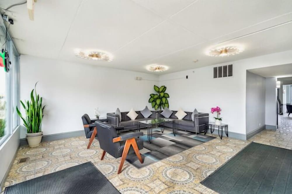 Baymont by Wyndham - Chicago - Addison - O'Hare 1