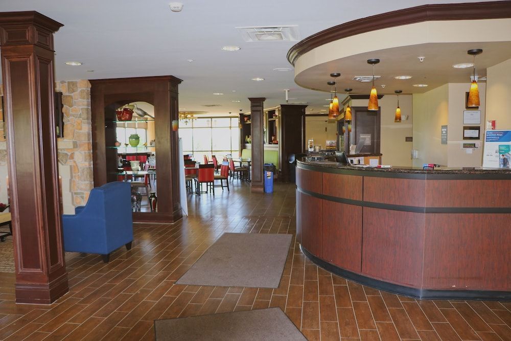 Comfort Suites Edinboro 2