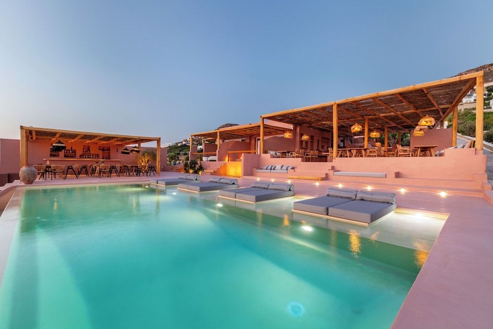 Akre Hotel - Designed for Adults 1
