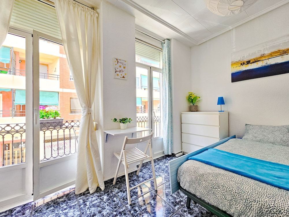 Cosy apartment with balcony between beach & center 6p 2