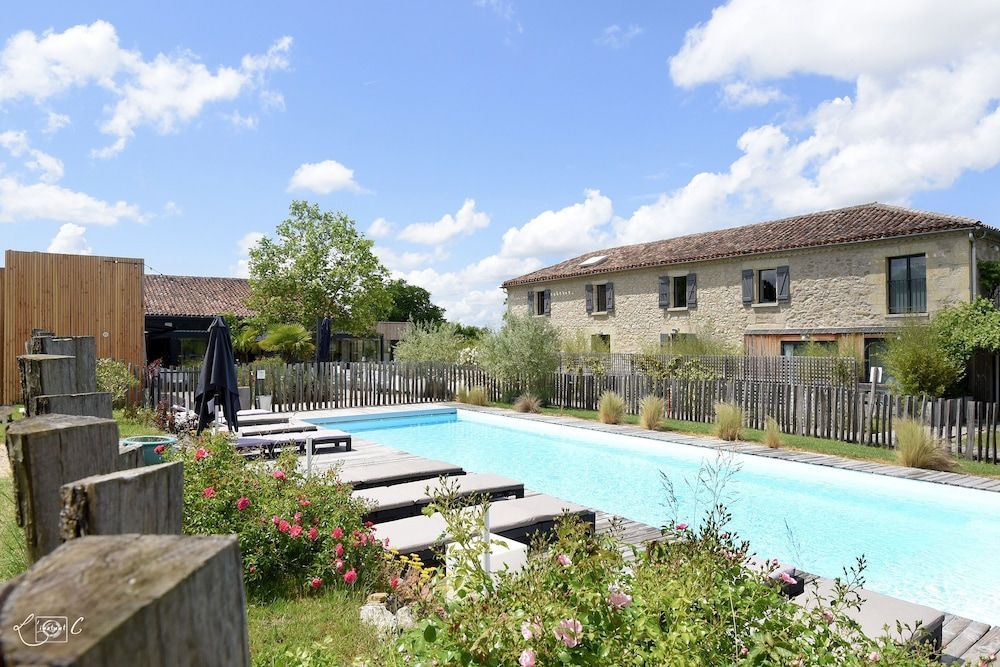 Le Domaine de Baulieu, Singuliers Hotels 1