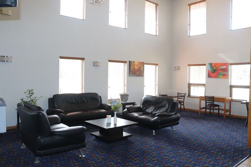 Econo Lodge Inn & Suites Wisconsin Dells 2