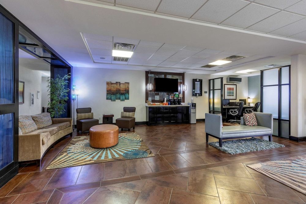 Best Western Plus North Odessa Inn & Suites 2
