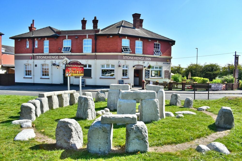 Stonehenge Inn 1