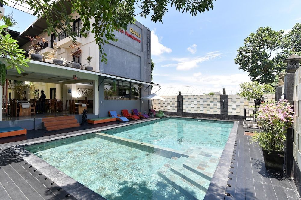 RedDoorz Plus near Mall Bali Galeria 2 1