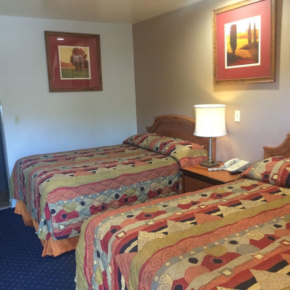 Crown Lodge Motel Oakland 1
