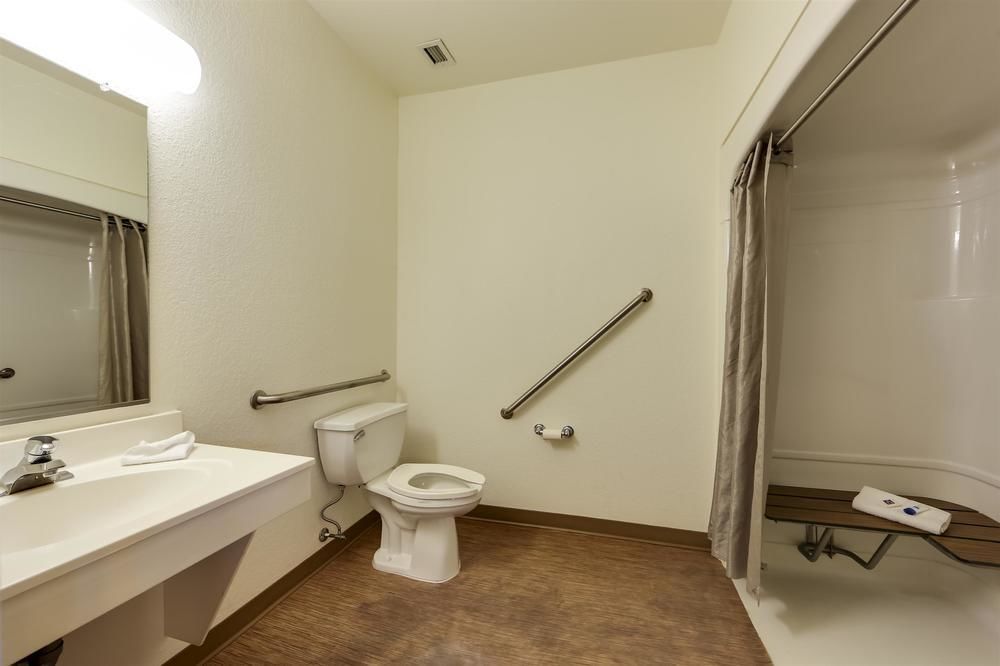 MOTEL 6 TORONTO MISSISSAUGA 2