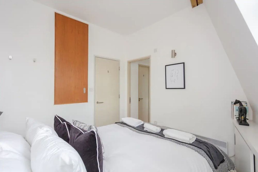 Stylish 1 Bedroom Apartment Near Northcote Road 1