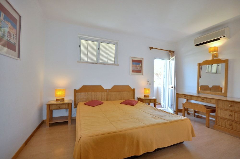 Stylish and Well-equipped, Private Pool, Close to Amenities, Free AC & Wifi 2