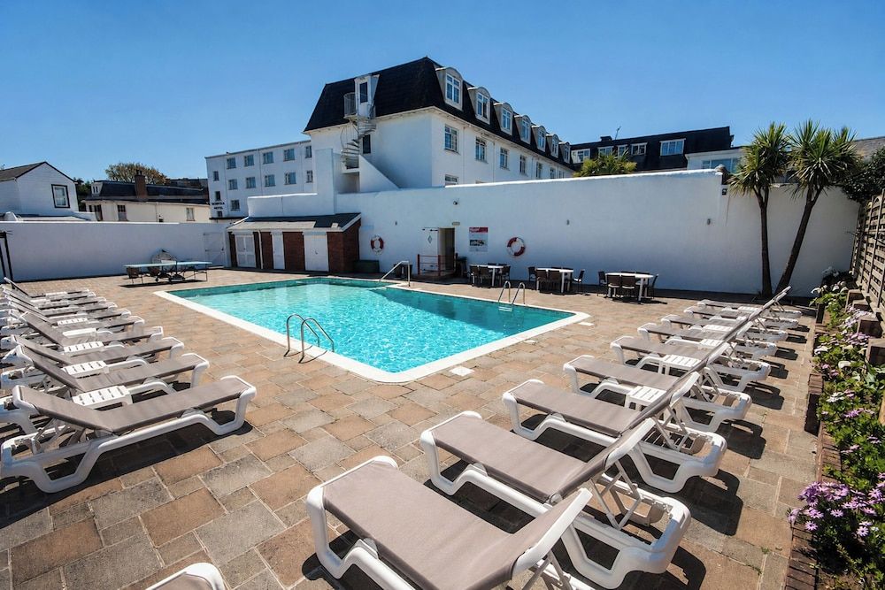 Norfolk Hotel 1