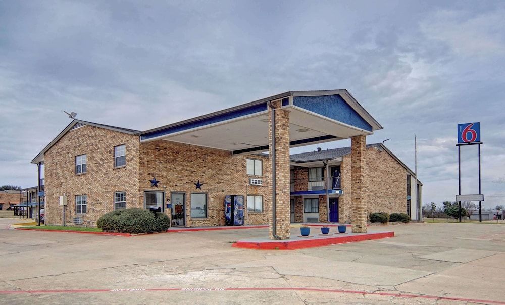 Motel 6 Red Oak, TX - Dallas 1