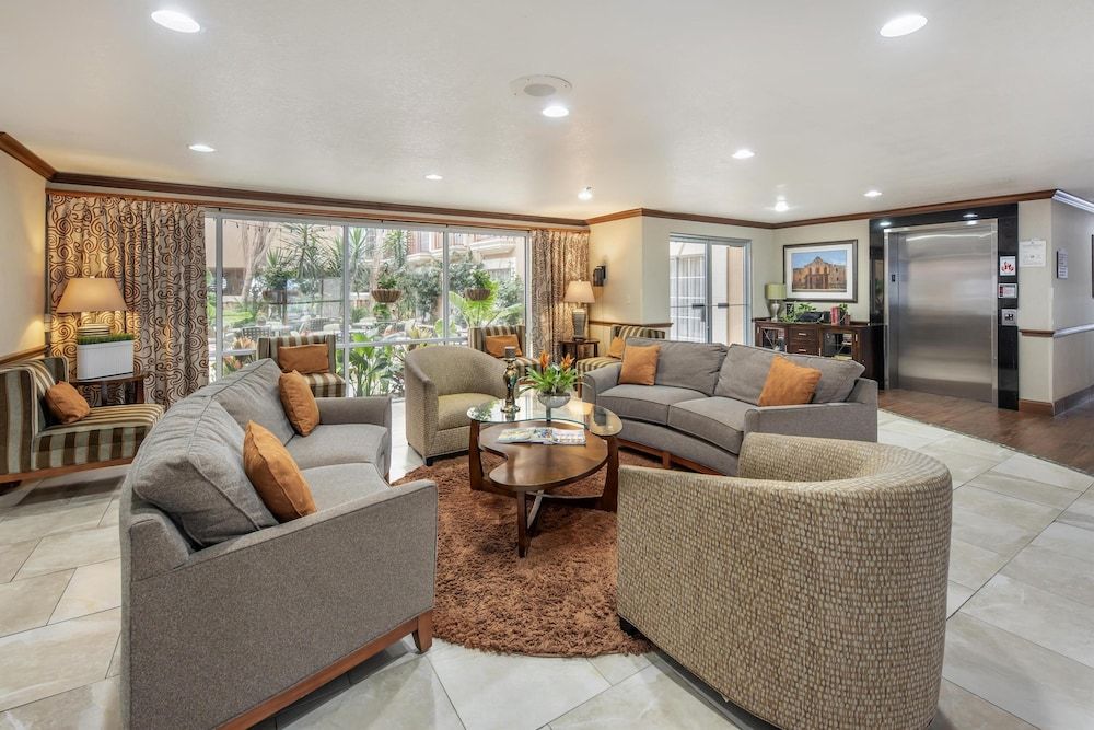 Best Western Plus Atrium Inn 2
