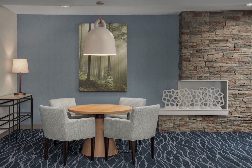 Fairfield by Marriott Inn & Suites Roanoke Hollins I-81 2