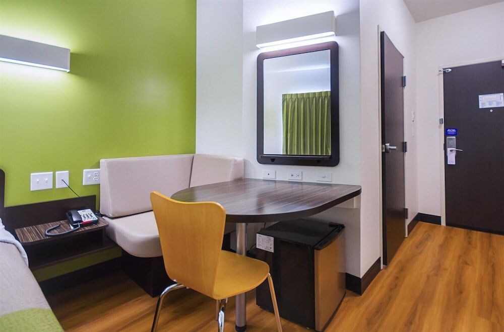 Days Inn by Wyndham South Bend/Notre Dame 2