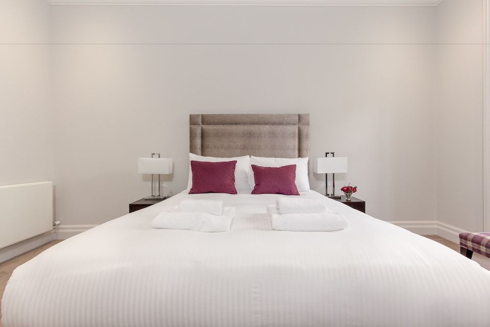 Destiny Scotland - Chisholm Hunter Suites 2