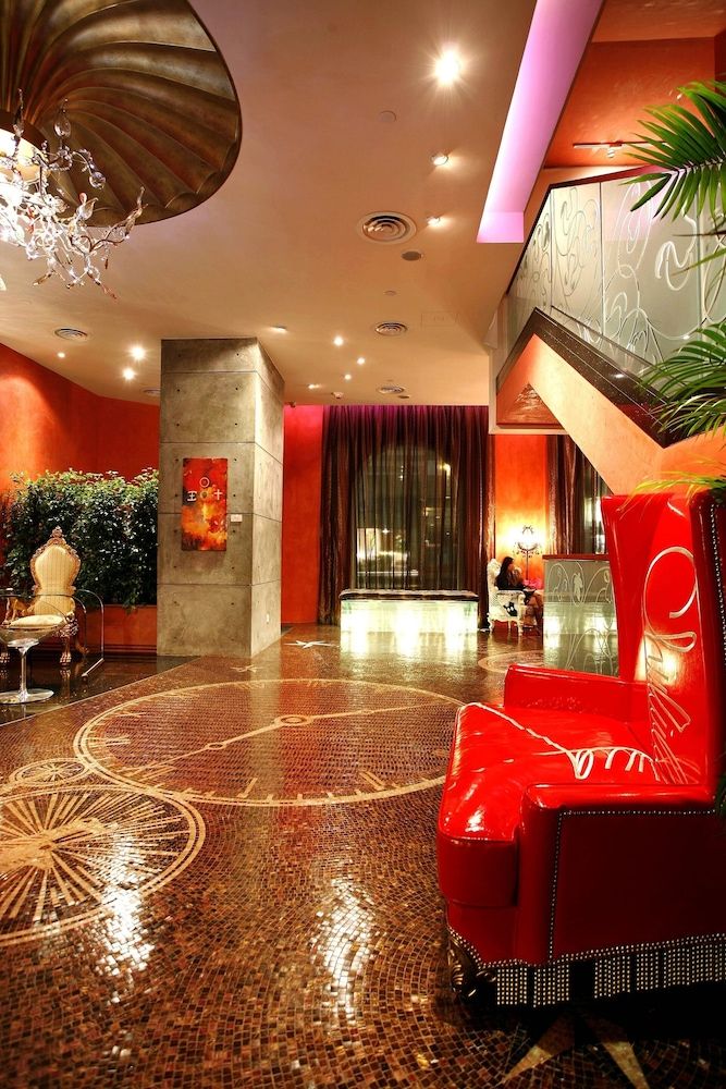 The Luxe Manor 2