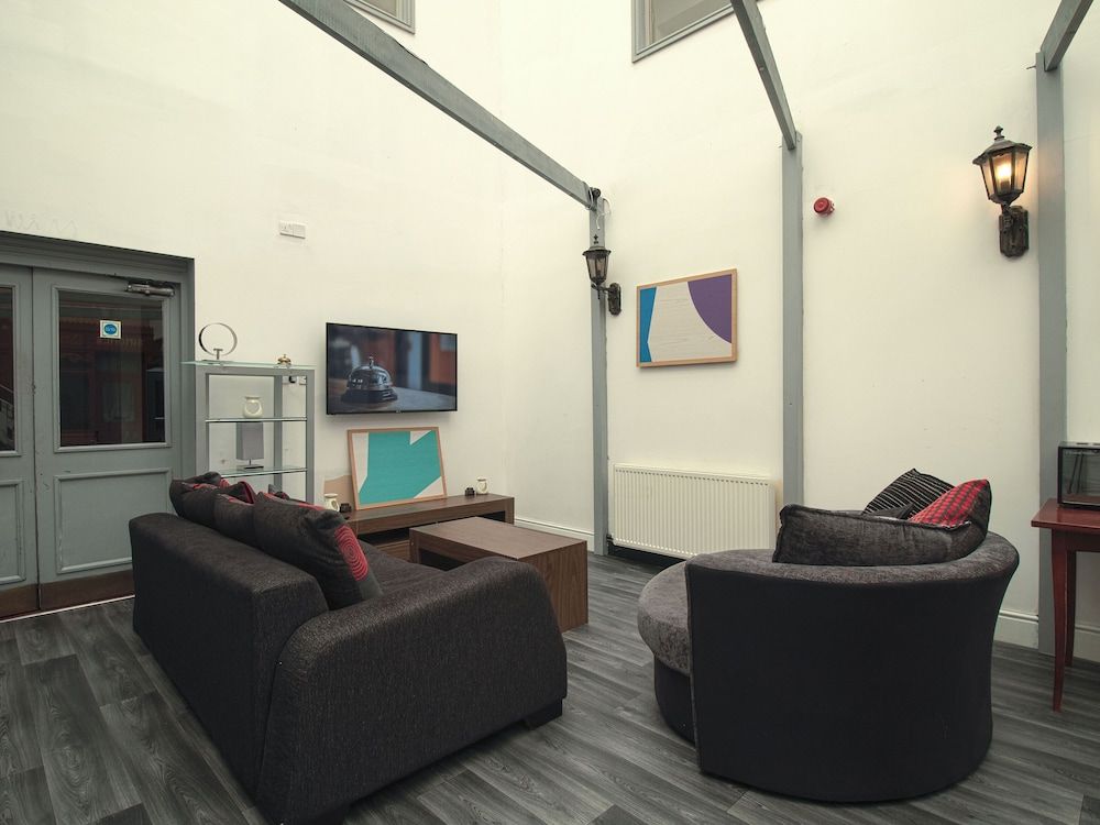 OYO Hotel Clamart 2