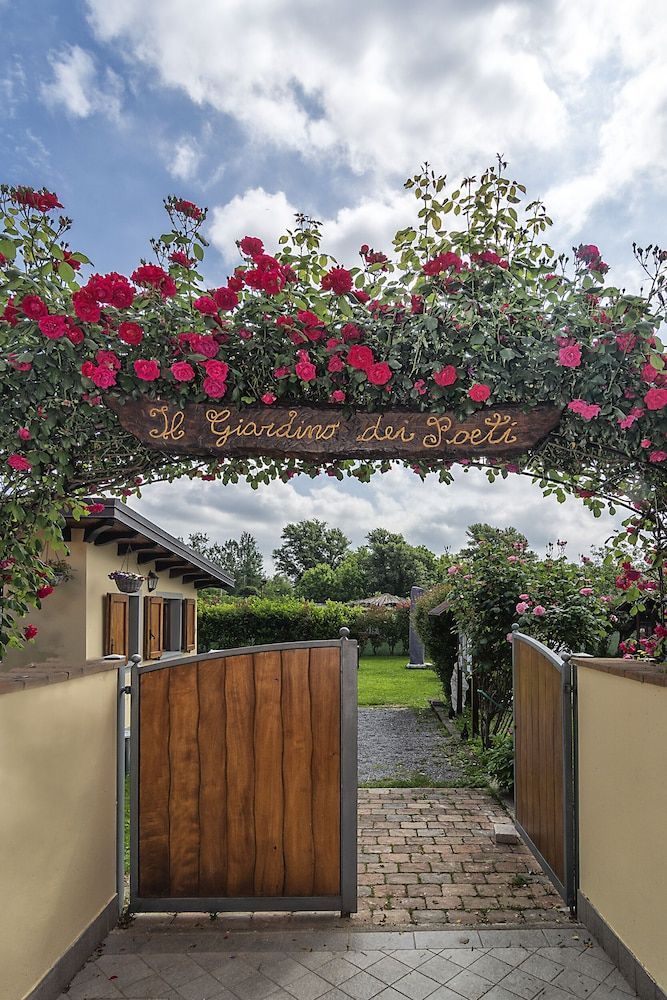 B&B Il Giardino dei Poeti and Apartaments 1