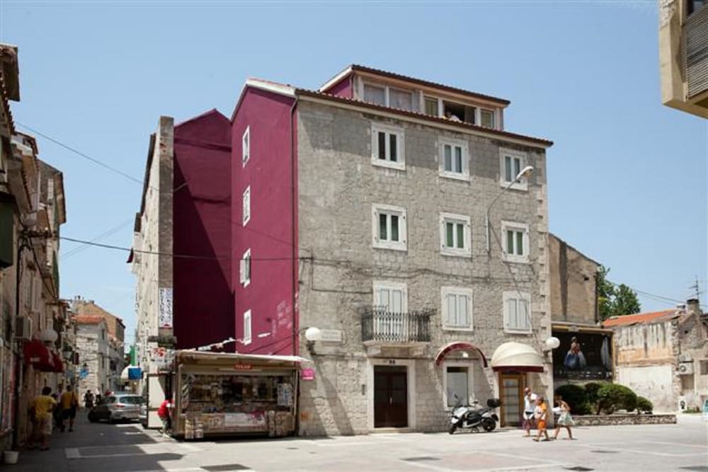 Apartments Tin 1