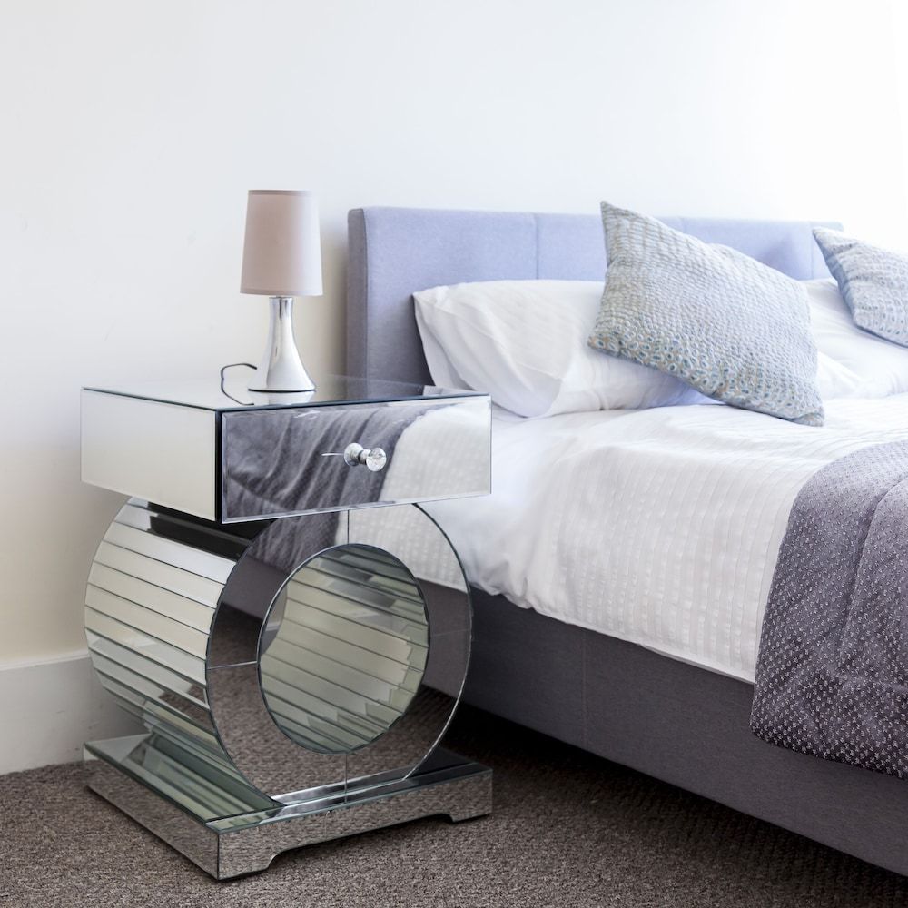 St George Thames Apartment 1