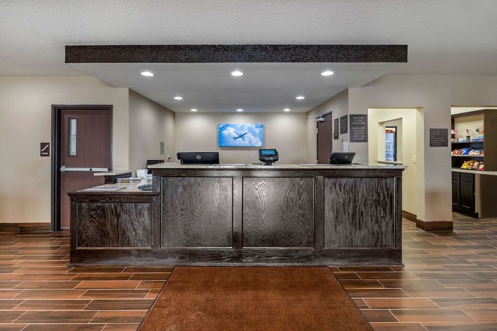 Comfort Inn & Suites Cedar Rapids CID Eastern Iowa Airport 2