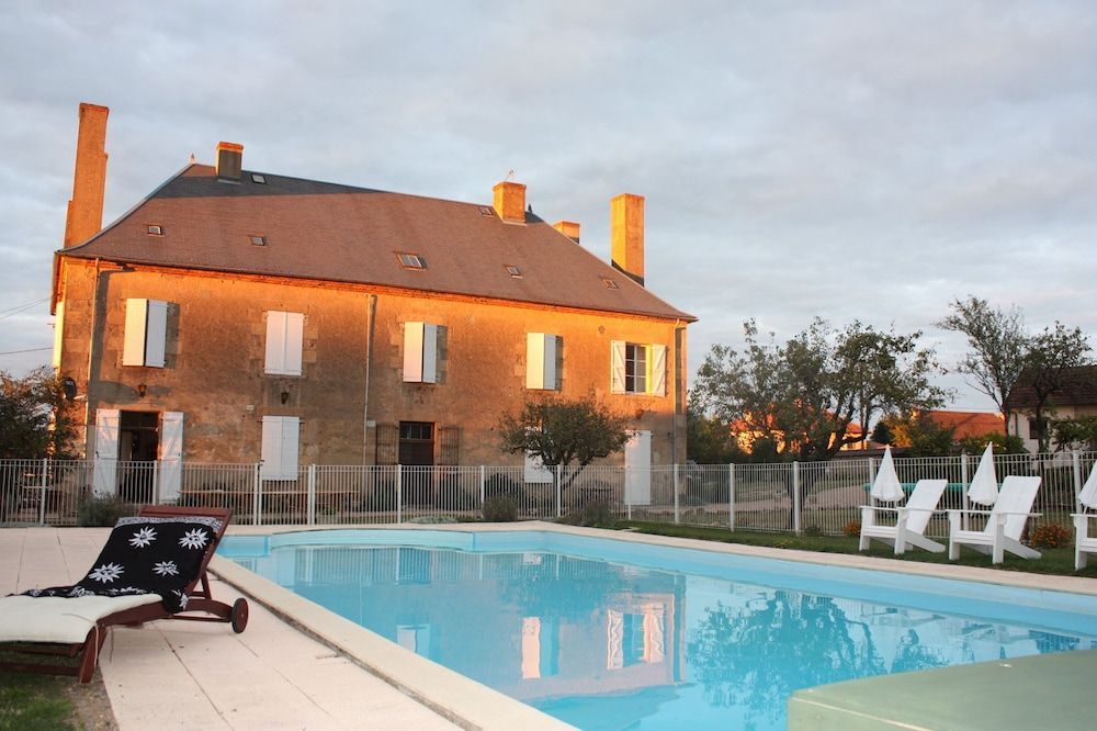 Château Latour - B&B, Pool, Parking, Dinner pre-bookable 1