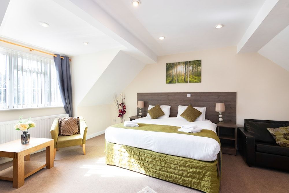 The Limes Country Lodge Hotel & Admiral Restaurant 1