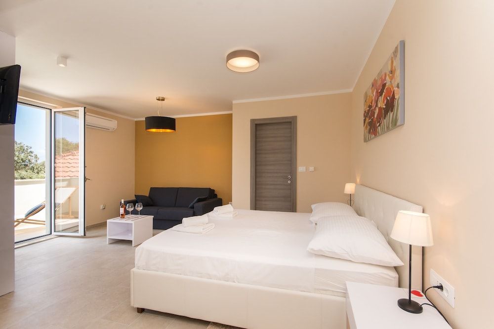 Apartman Foam 1
