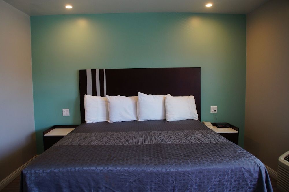 Beach Inn 1