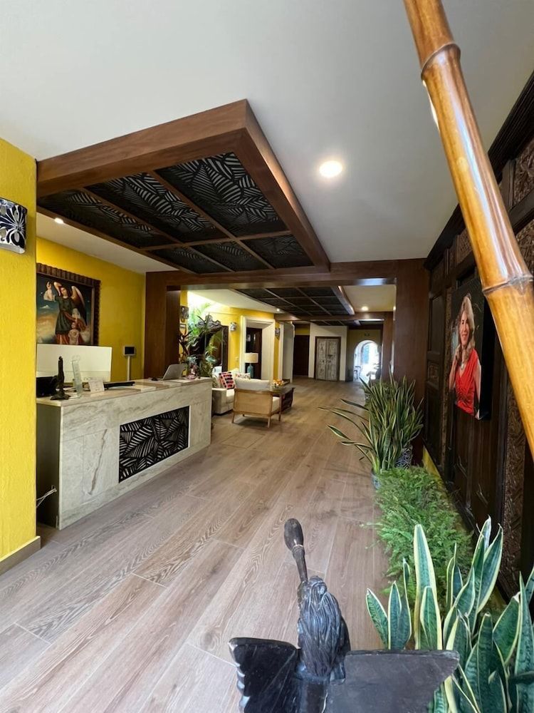 El Encanto Inn & Suites 1