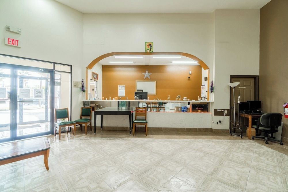 Lone Star Inn & Suites 2